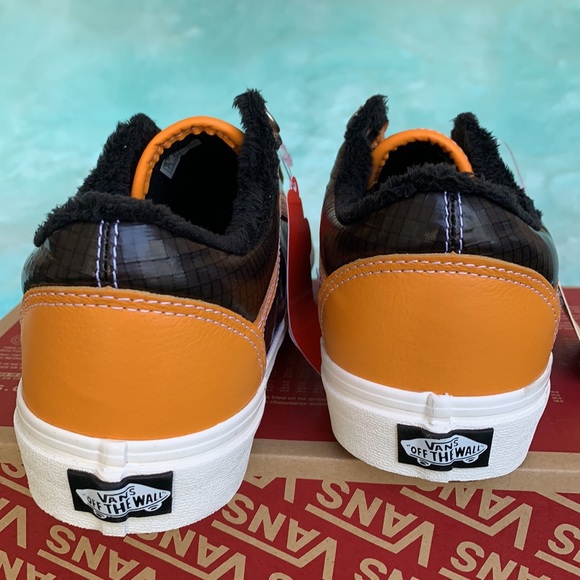 VANS OLD SKOOL MTE APRICOT/BLACK WMNS - Picture 13 of 17